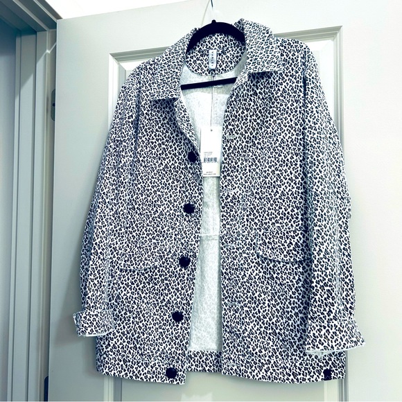 Varley Linwood jacket leopard button down - fits a small / medium / large - Picture 1 of 4